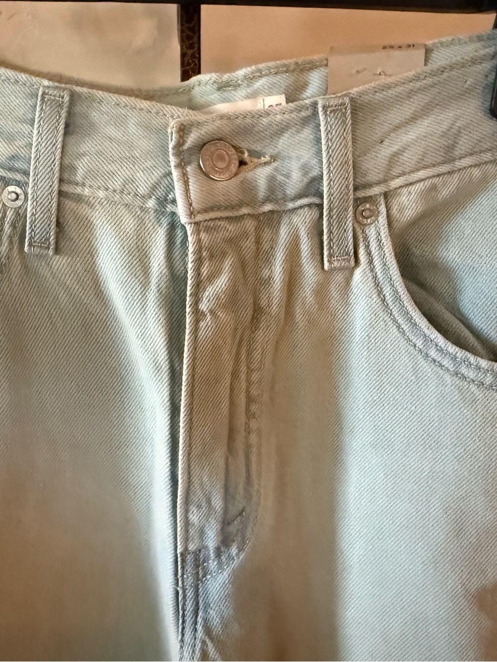 Levi's Women's Cinch Baggy Jeans - Picture 5 of 7